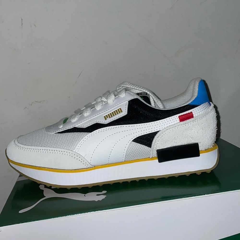 Puma Sneakers
